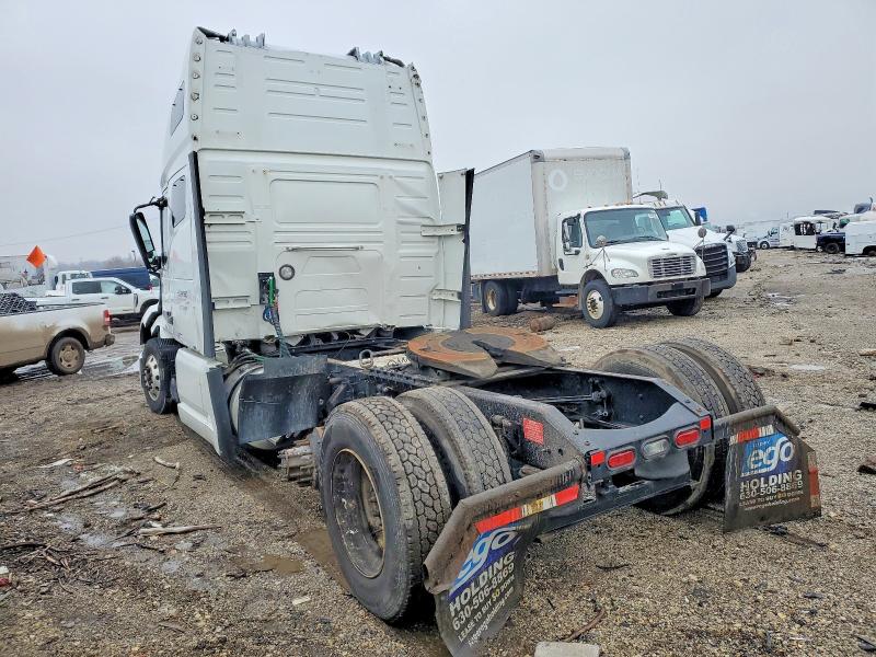 2021 Volvo Vnl VIN 4V4NC9EH8MN281350 COPART salvage auction — ALL OVER, Il - Certificate Of Title, sold $1,200 on 2026-07-07 (photo 3)