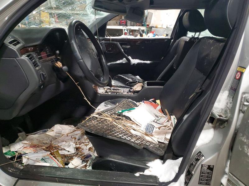 2000 Mercedes-benz E-class VIN WDBJF83J7YX040423 COPART salvage auction — ALL OVER, On - Permit No Brand - Unfit, sold $350 on 2026-07-09 (photo 7)