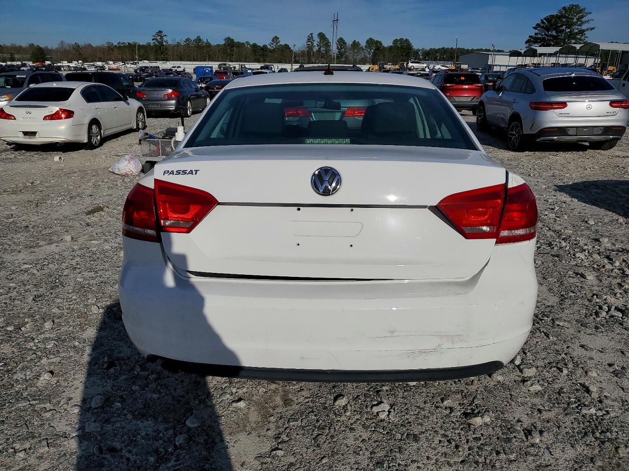 2014 Volkswagen Passat VIN 1VWAP7A32EC010324 COPART salvage auction — Rear End, GA - CERT OF TITLE-SALVAGE, sold $1,300 on 2026-02-02 (photo 6)