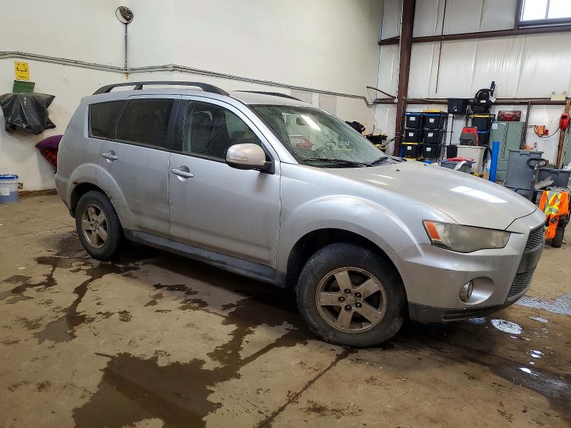 2010 Mitsubishi Outlander VIN JA4JT3AX1AZ604429 COPART salvage auction — VANDALISM, AB - BOS - SALVAGE, sold $300 on 2026-07-16 (photo 4)