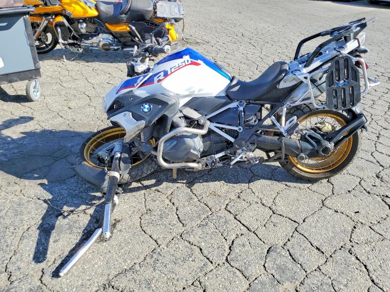 2020 BMW R 1250 VIN WB10J9306LZJ18113 COPART salvage auction — FRONT END, Other, sold $2,100 on 2026-08-20 (photo 3)