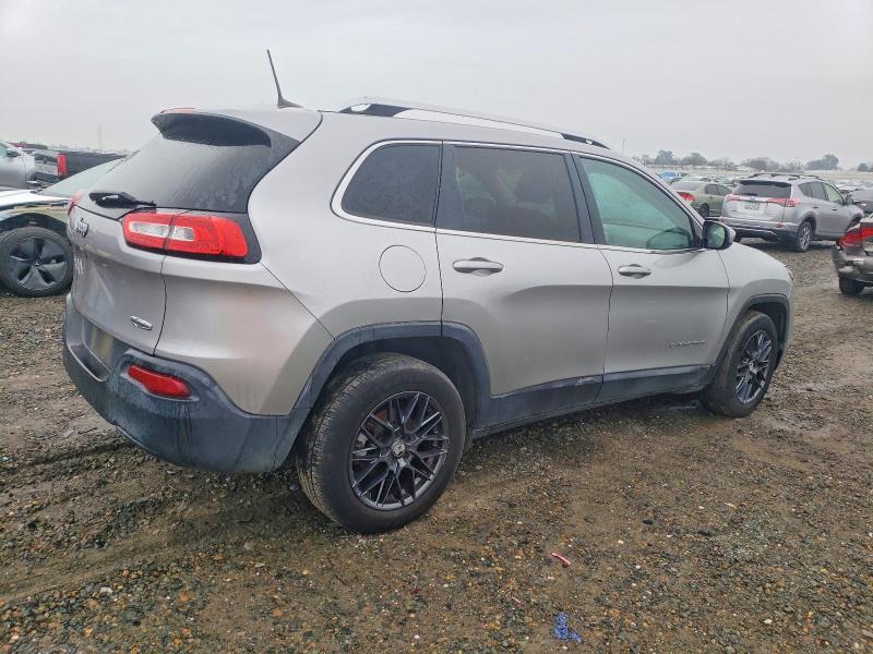 2018 Jeep Cherokee VIN 1C4PJLCBXJD518055 COPART salvage auction — NORMAL WEAR, Ca - Dis/Dlr/Exp Only Clean Title, sold $2,250 on 2026-07-02 (photo 3)