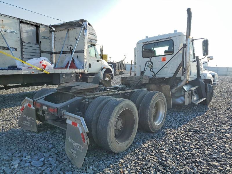 2022 Mack Semi VIN 1M1AN4GY9NM024418 COPART salvage auction — FRONT END, CA - SALVAGE CERTIFICATE, sold $500 on 2026-08-06 (photo 4)