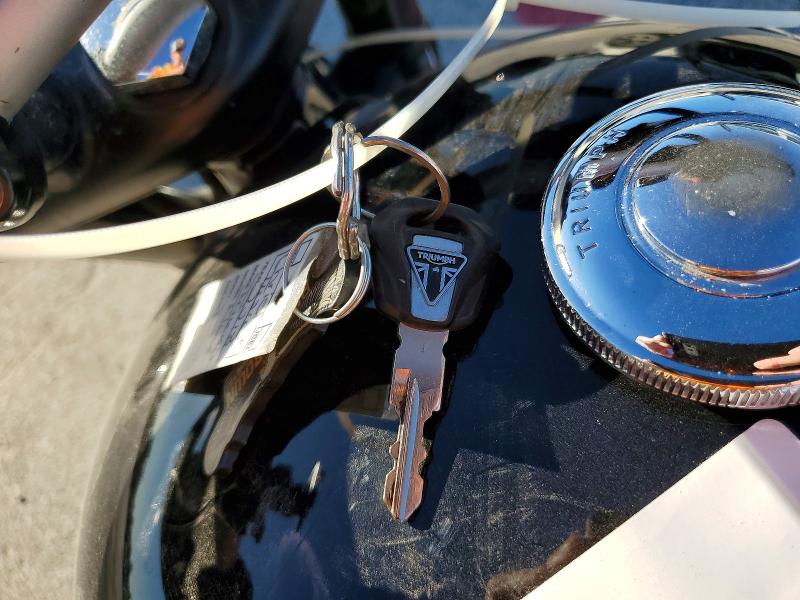 2018 Triumph motorcycle Bonneville VIN SMTD10GN7JT848443 COPART salvage auction — MECHANICAL, TX - SALVAGE VEHICLE TITLE, sold $1,650 on 2026-07-10 (photo 8)