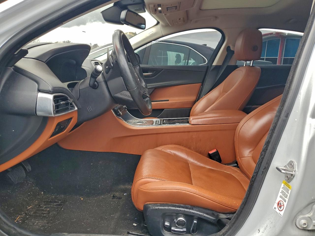 2018 Jaguar Xe VIN SAJAN4EV3JCP17768 COPART salvage auction — Minor Dent/Scratches, CT - CERTIFICATE OF TITLE (P), sold $6,400 on 2026-01-27 (photo 7)