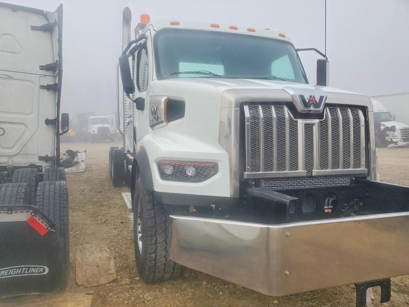 2025 Western star/auto car VIN 5KKHBPDV9SPVV6294 COPART salvage auction — WATER/FLOOD, KS - CERT OF TITLE-SALVAGE, sold $94,500 on 2026-10-08 (photo 1)