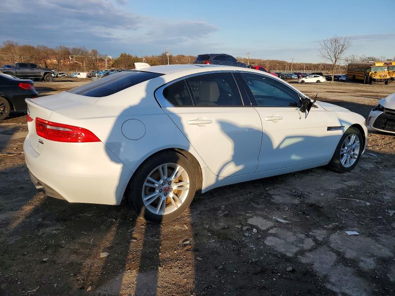 2018 Jaguar Xe VIN SAJAJ4FX4JCP23140 COPART salvage auction — MINOR DENT/SCRATCHES, Md - Cert Of Salvage > 75% Damage, sold $125 on 2026-07-16 (photo 3)