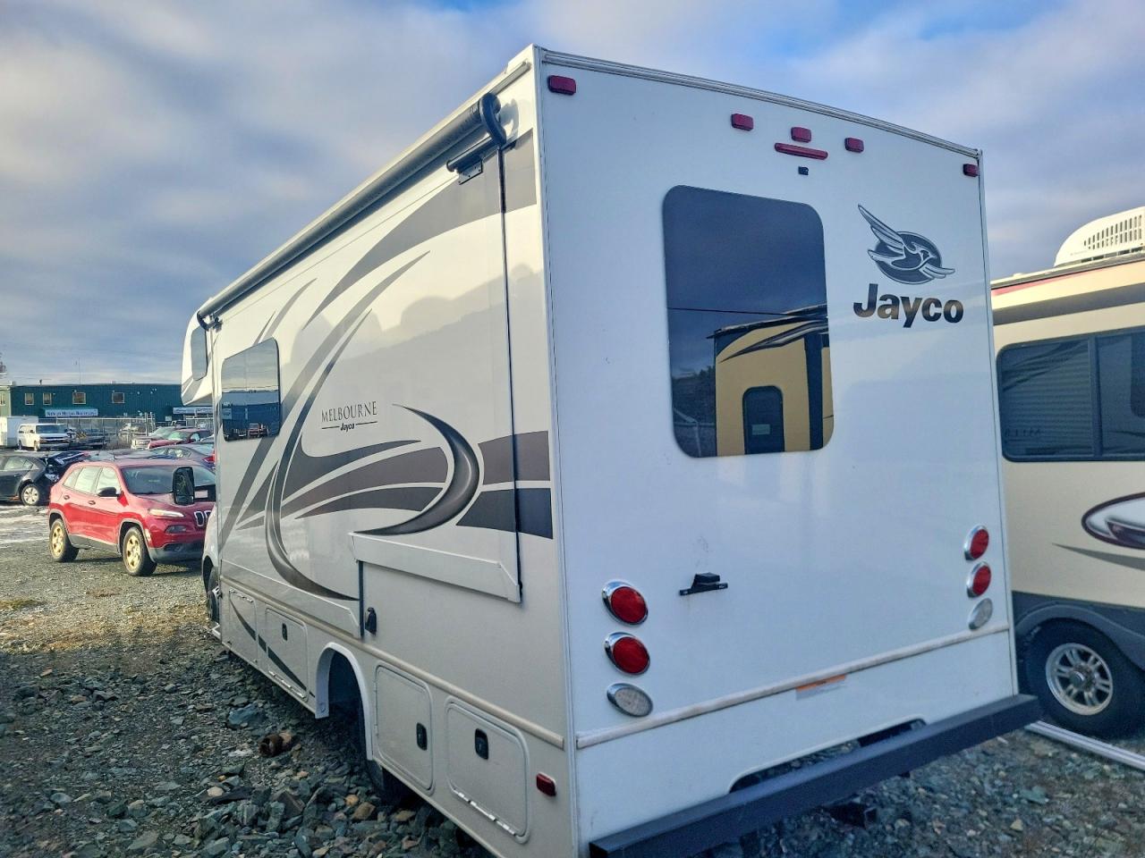 2022 Jayco Melbourne VIN W1X8E33Y5MN160049 COPART salvage auction — Burn, ON - PERMIT NO BRAND - UNFIT, sold $55,000 on 2026-04-09 (photo 3)