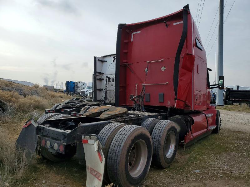 2021 Kenworth T680 VIN 1XKYD49X6MJ438346 COPART salvage auction — ALL OVER, UT - SALVAGE CERTIFICATE, sold $9,300 on 2026-07-09 (photo 4)