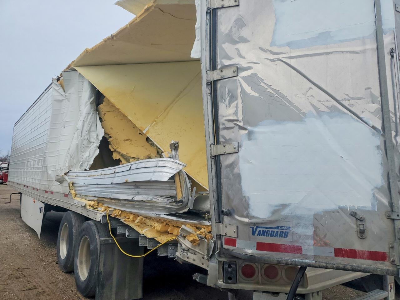 2022 Cimc reefer trailer VIN 527SR5328NM028064 COPART salvage auction — Frame Damage, IA - CERTIFICATE OF TITLE, sold $5,700 on 2026-07-07 (photo 9)