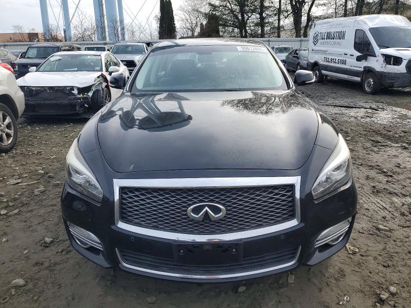 2018 Infiniti Q70 VIN JN1BY1PR7JM370323 COPART salvage auction — MINOR DENT/SCRATCHES, NJ - CERT OF TITLE-SALVAGE, sold $550 on 2026-07-27 (photo 5)