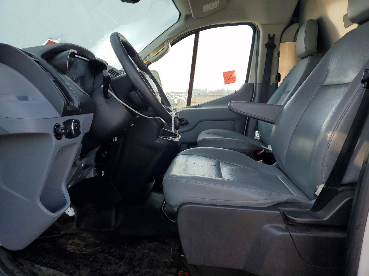 2018 Ford Transit VIN 1FTYE1YM1JKB01958 COPART salvage auction — Frame Damage, OR - SALVAGE TITLE CERTIFICATE, sold $1,200 on 2026-07-01 (photo 7)