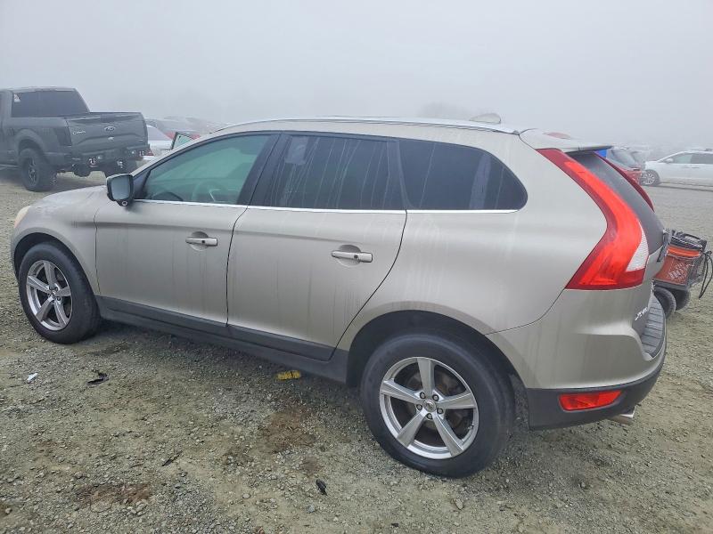 2013 Volvo Xc60 VIN YV4952DL5D2444796 COPART salvage auction — MINOR DENT/SCRATCHES, Ca - Dis/Dlr/Exp Only Clean Title, sold $2,700 on 2026-07-28 (photo 2)