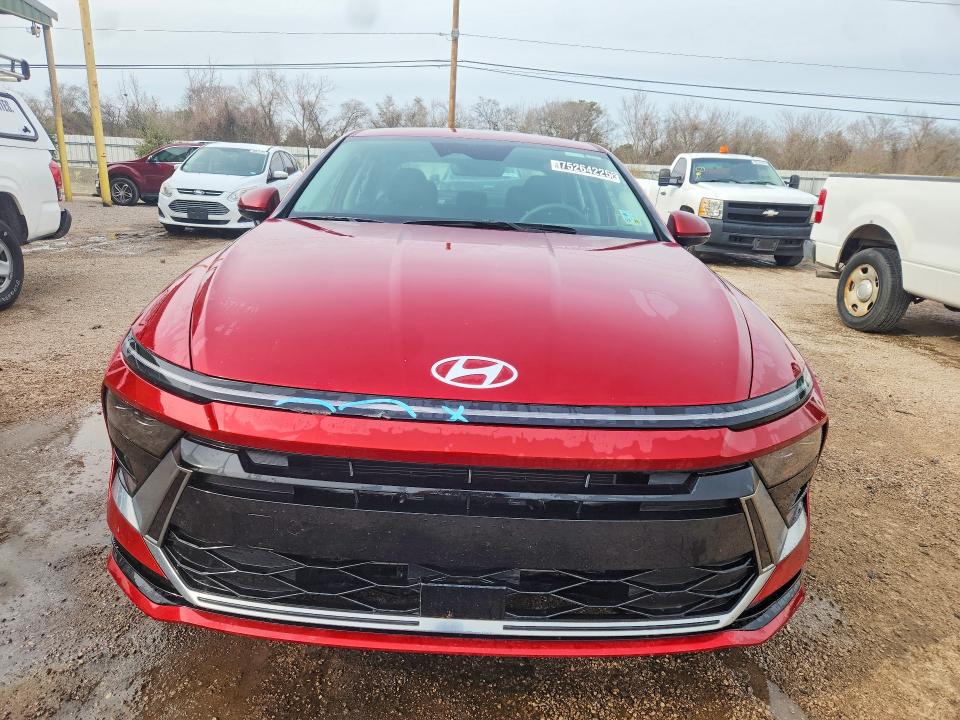 2025 Hyundai Sonata VIN KMHL64JA8SA462261 COPART salvage auction — REAR END, Tx - Nonrepairable Title, sold $8,800 on 2026-07-06 (photo 5)