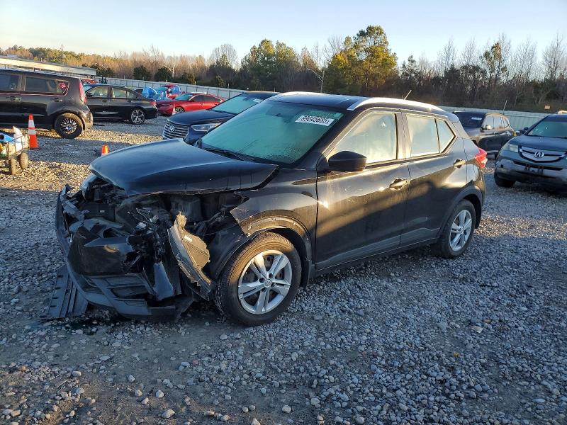 2019 Nissan Kicks VIN 3N1CP5CU2KL518267 — COPART salvage auction photo