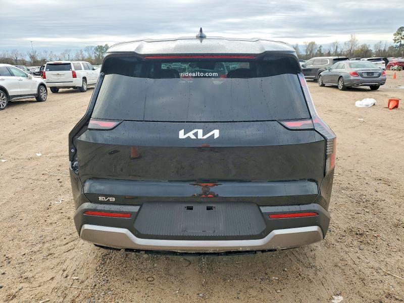 2026 Kia Ev9 VIN 5XYAB5S16TG011424 COPART salvage auction — SIDE, Salvage Title, sold $6,500 on 2026-07-24 (photo 6)