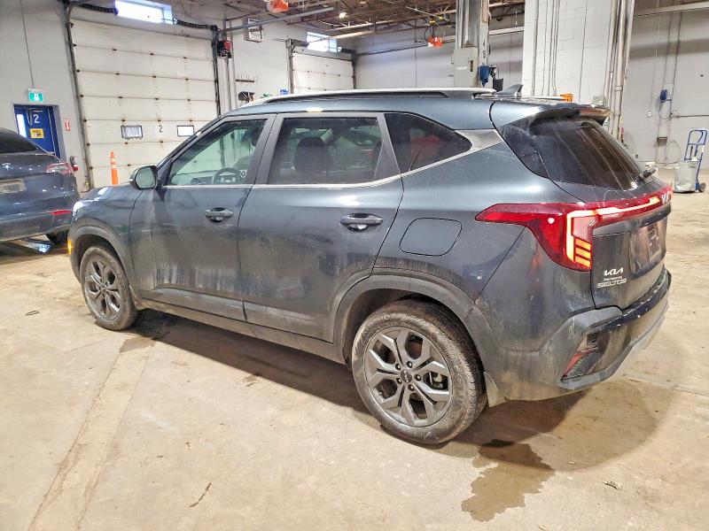 2025 Kia Seltos VIN KNDEUCAA5S7787671 COPART salvage auction — SIDE, Ns - Salvage Title, sold $1,800 on 2026-07-09 (photo 2)