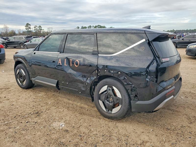 2026 Kia Ev9 VIN 5XYAB5S16TG011424 COPART salvage auction — SIDE, Salvage Title, sold $6,500 on 2026-07-24 (photo 2)