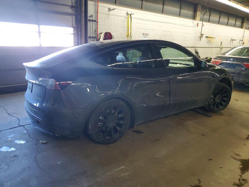 2023 Tesla Model y VIN 7SAYGAEE0PF967148 COPART salvage auction — SIDE, Il - Salvage Certificate, sold $9,200 on 2026-07-27 (photo 3)