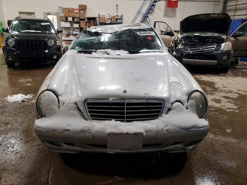 2000 Mercedes-benz E-class VIN WDBJF83J7YX040423 COPART salvage auction — ALL OVER, On - Permit No Brand - Unfit, sold $350 on 2026-07-09 (photo 5)