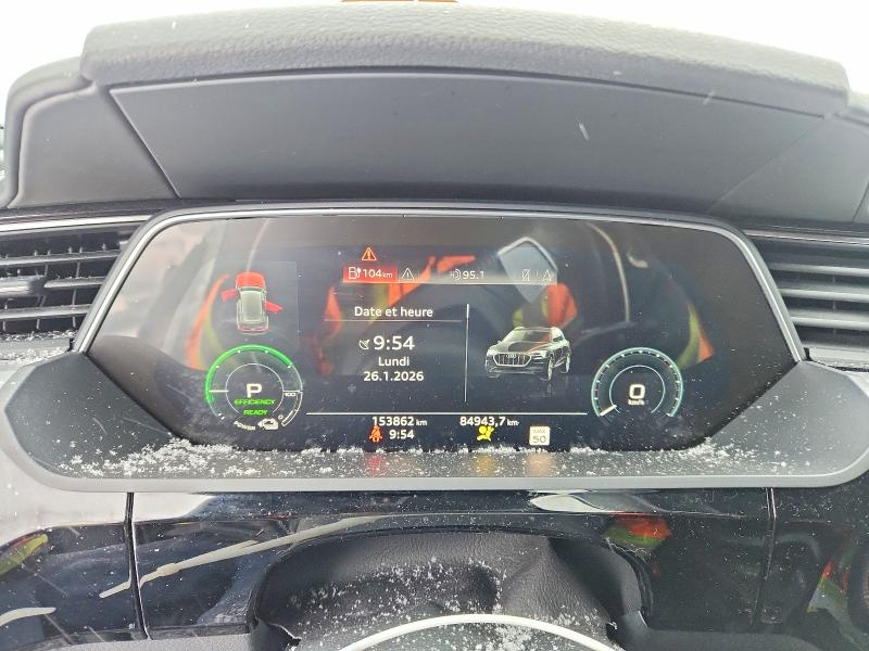 2019 Audi E-tron VIN WA1VAAGE0KB008742 COPART salvage auction — SIDE, Qc - Gravement Accidente, sold $12,200 on 2026-08-25 (photo 9)