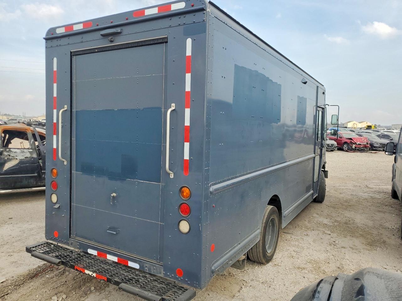 2020 Freightliner All models VIN 4UZAC2EA8LCMH7911 COPART salvage auction — Minor Dent/Scratches, TX - CERTIFICATE OF TITLE, sold $19,100 on 2026-06-30 (photo 3)