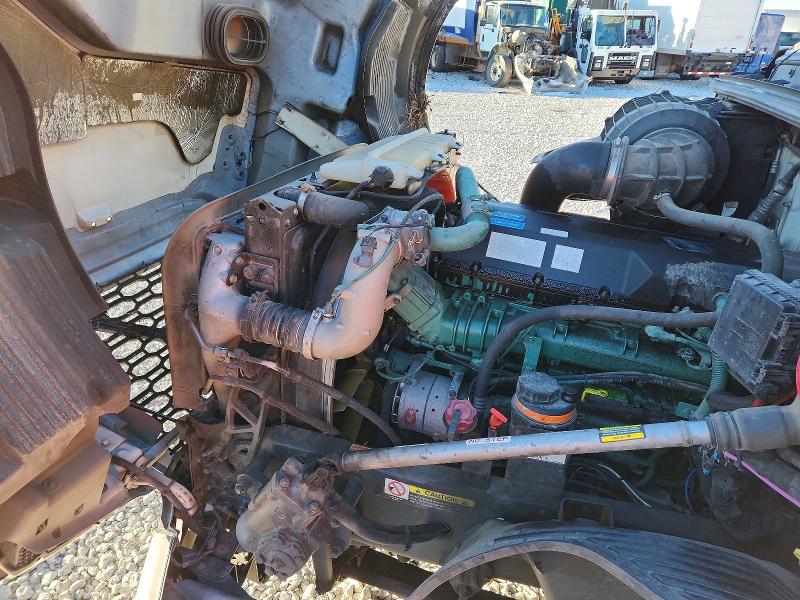 2023 Volvo Vnl VIN 4V4NC9EH4PN619153 COPART salvage auction — SIDE, FL - CERTIFICATE OF DESTRUCTION, sold $14,600 on 2026-09-03 (photo 7)