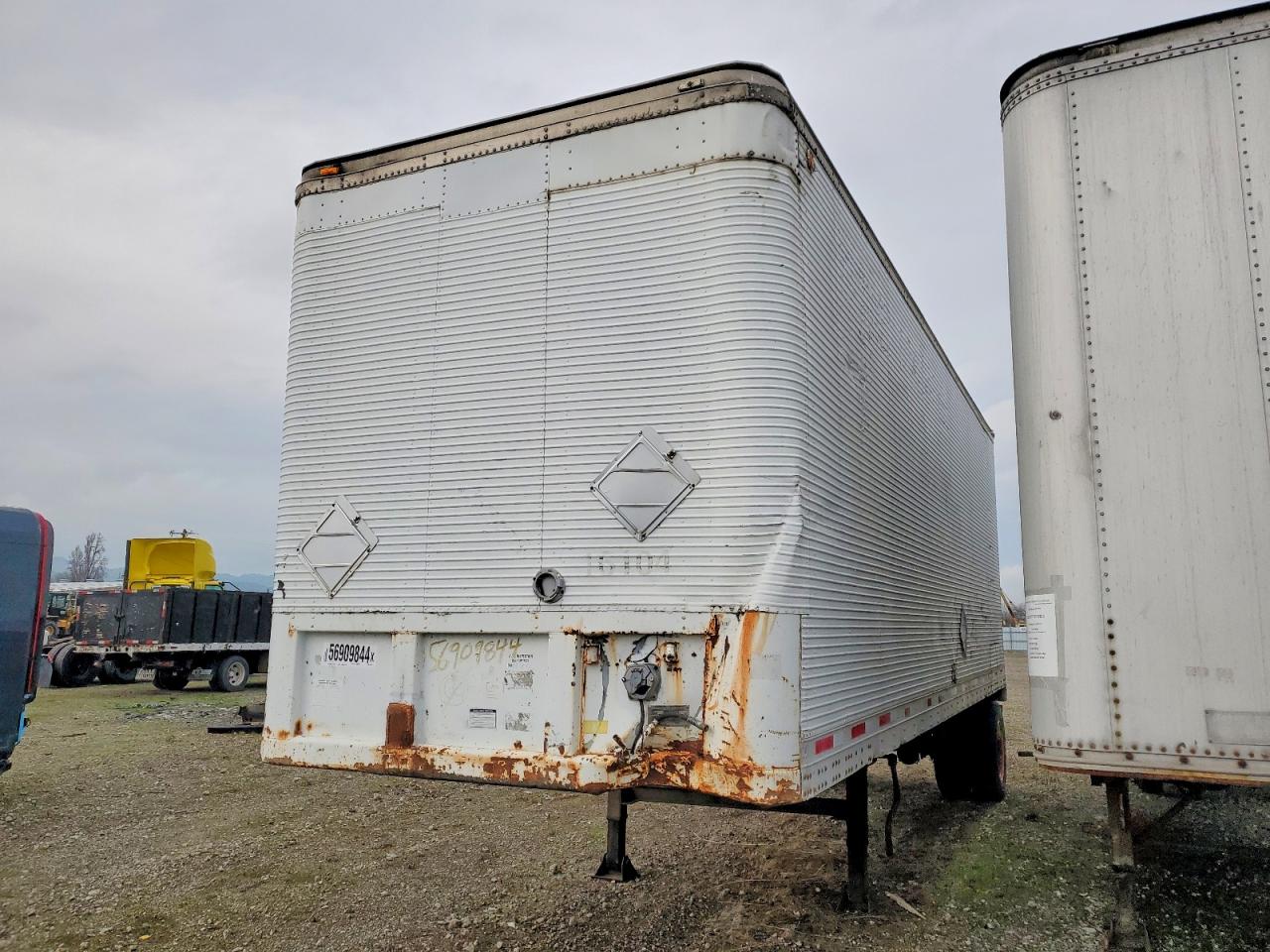 1995 Utility All models VIN 1H2V0281XSE053803 COPART salvage auction — Rear End, IL - DIS/DLR/EXP ONLY CLEAN TITLE, sold $4,500 on 2026-09-19 (photo 2)