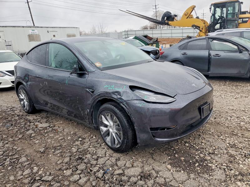 2024 Tesla Model y VIN 7SAYGDED4RF085606 COPART salvage auction — SIDE, MO - SALVAGE CERTIFICATE OF TITLE, sold $5,200 on 2026-07-28 (photo 4)