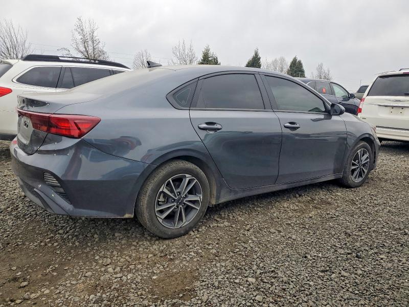 2024 Kia Forte VIN 3KPF24AD9RE735321 COPART salvage auction — SIDE, Or - Lien Papers Salvage, sold $3,300 on 2026-07-21 (photo 3)