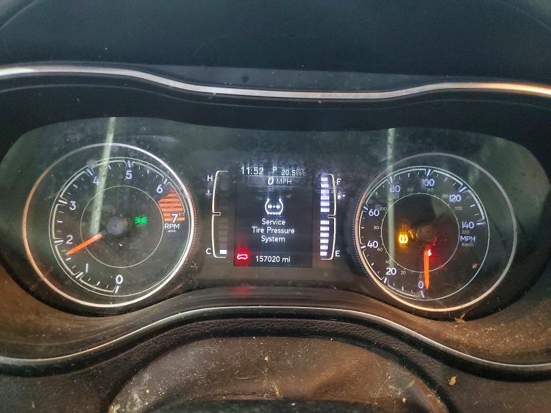 2019 Jeep Cherokee VIN 1C4PJLLB4KD165149 COPART salvage auction — MINOR DENT/SCRATCHES, MI - CERTIFICATE OF TITLE, sold $1,300 on 2026-07-09 (photo 9)