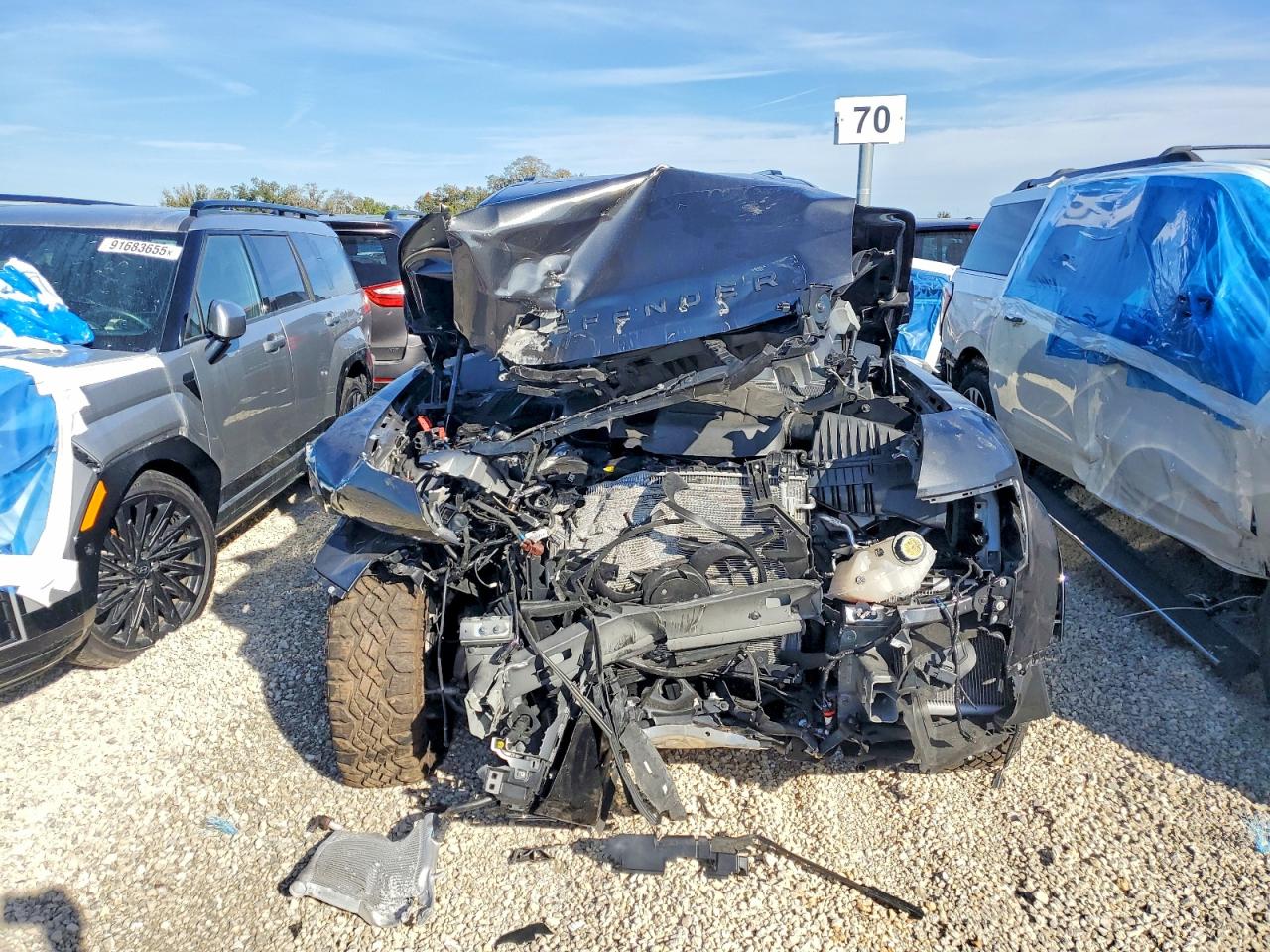 2024 Land Rover Defender VIN SALEWFEU2R2353773 COPART salvage auction — Front End, FL - CERT OF TITLE SLVG REBUILDABLE, sold $13,300 on 2026-06-30 (photo 5)