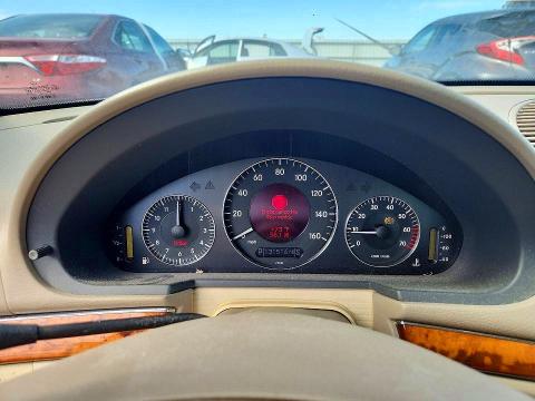 2003 Mercedes-benz E-klasse VIN WDBUF65J63A142984 COPART salvage auction — MINOR DENT/SCRATCHES, Ca - Dis/Dlr/Exp Only Clean Title, sold $800 on 2026-07-02 (photo 9)