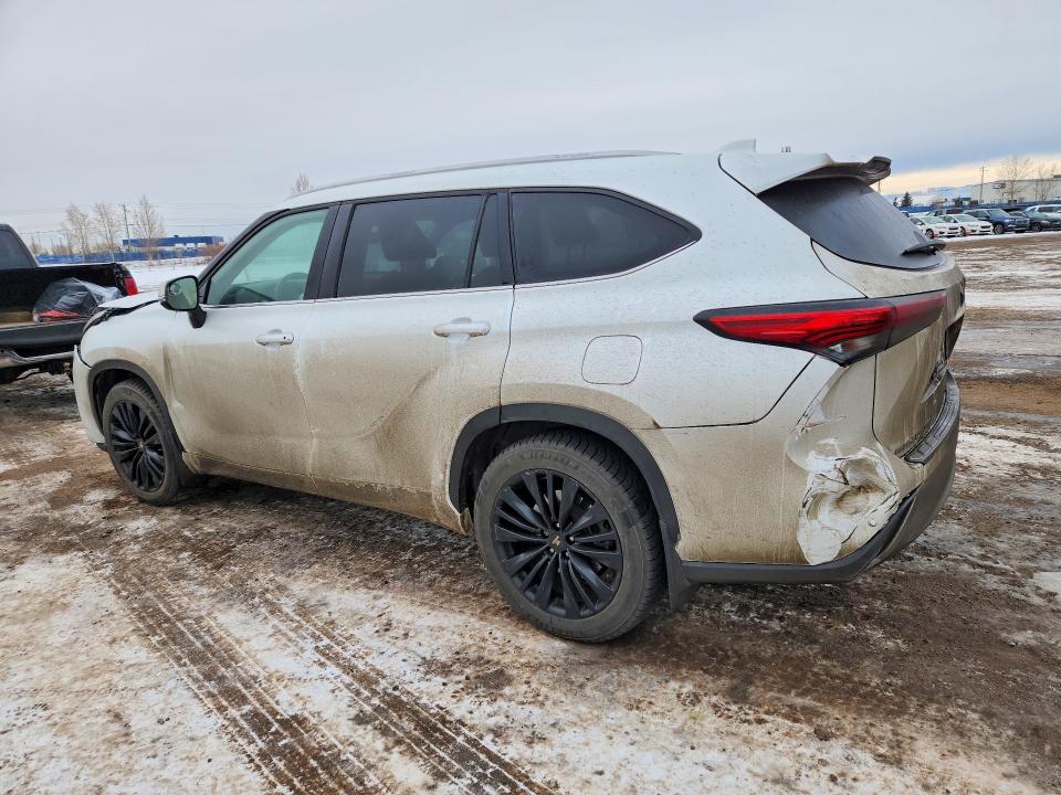 2022 Toyota Highlander VIN 5TDFZRBH2NS214743 COPART salvage auction — FRONT END, Other, sold $28,250 on 2026-07-14 (photo 2)