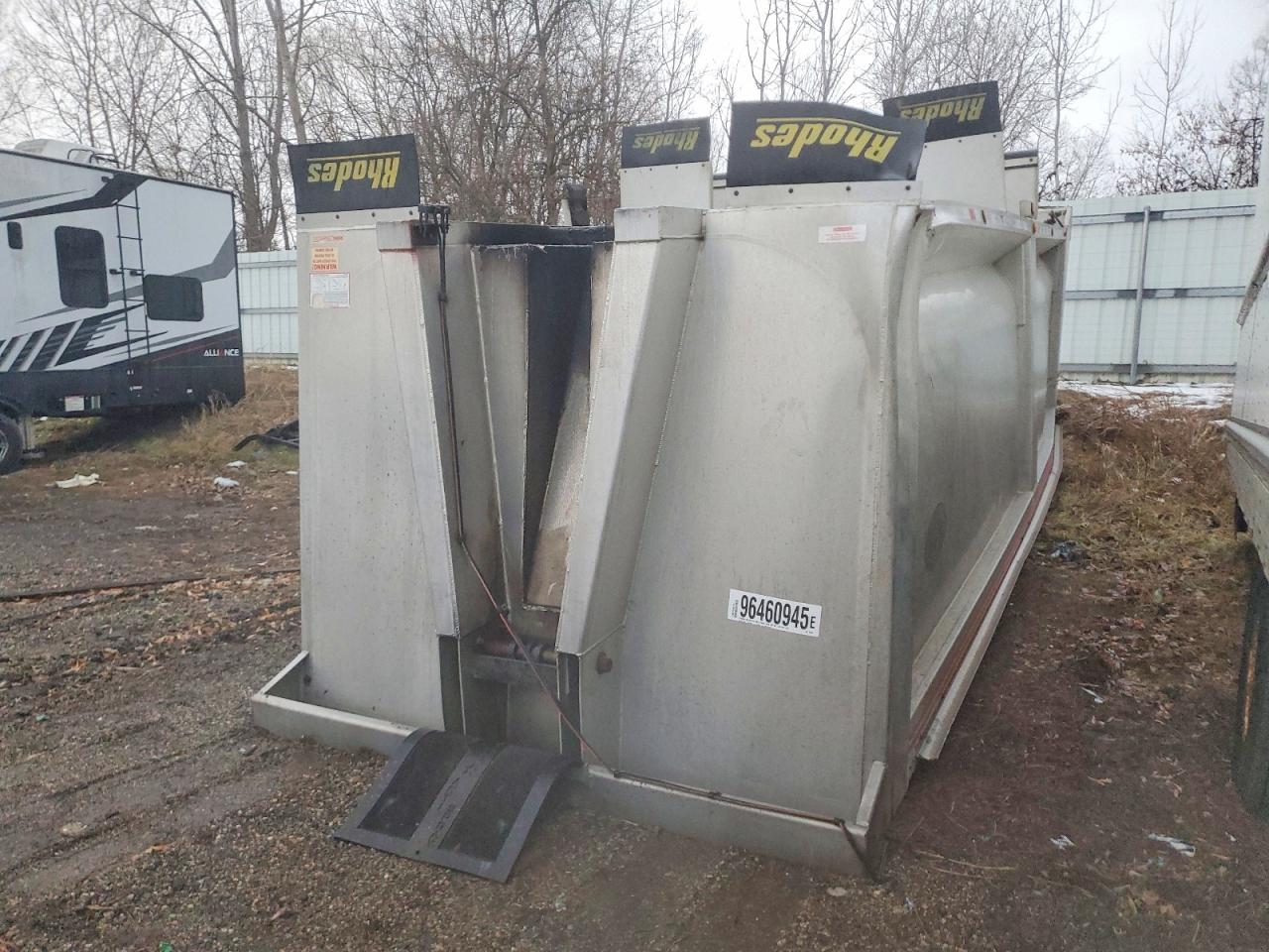 2011 Mac Dump body VIN 1A9AD283XBP432337 COPART salvage auction — Side, MI - DEALER ONLY CLEAN TITLE, sold $25 on 2026-09-16 (photo 3)