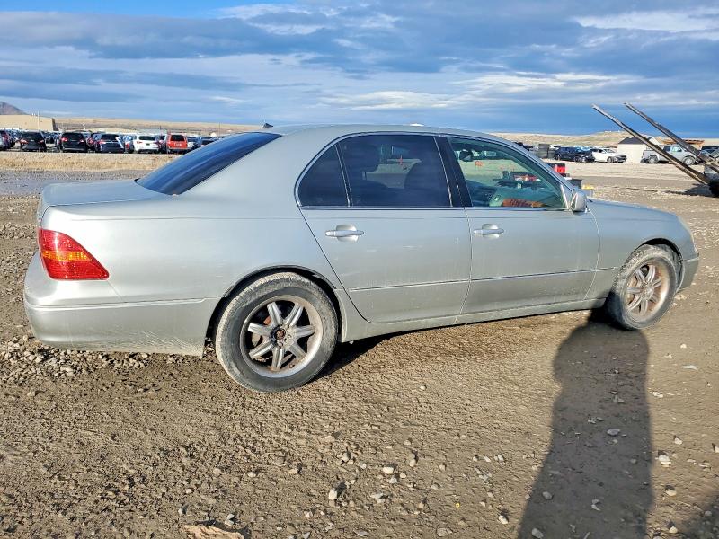 2001 Lexus Ls VIN JTHBN30F110035713 COPART salvage auction — REAR END, Ut - Salvage Certificate, sold $475 on 2026-07-10 (photo 3)