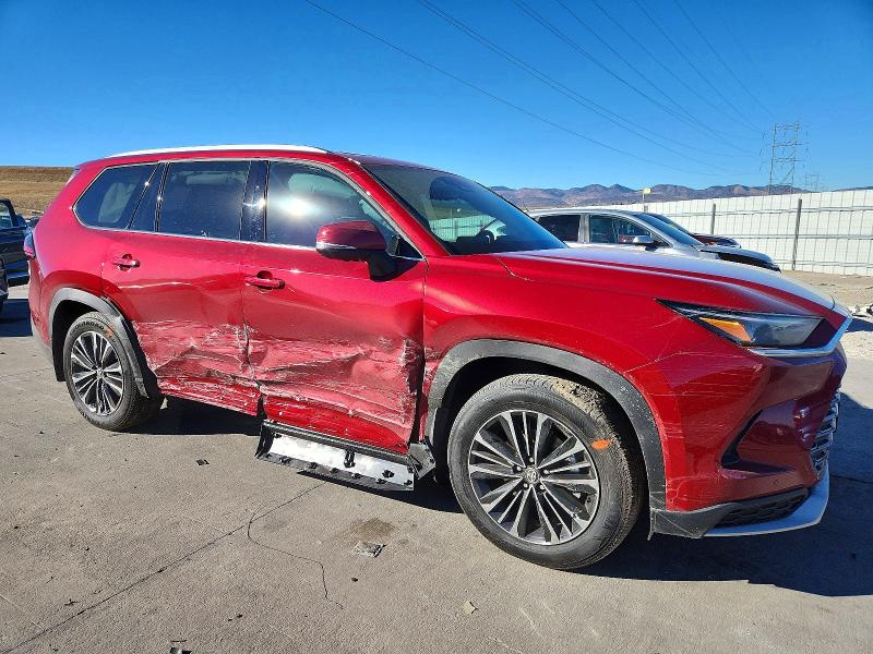2026 Toyota Highlander VIN 5TDADAB58TS031800 COPART salvage auction — SIDE, CO, sold $30,000 on 2026-07-15 (photo 4)