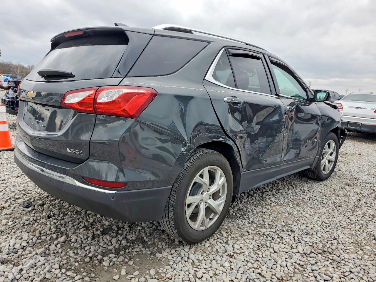 2018 Chevrolet Equinox VIN 2GNAXMEV0J6302528 COPART salvage auction — Front End, Sc - Salvage Title, sold $2,950 on 2026-07-09 (photo 3)