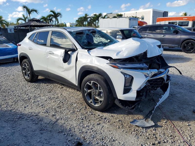 2025 Chevrolet Trax VIN KL77LHEP1SC193168 COPART salvage auction — FRONT END, Fl - Certificate Of Destruction, sold $3,900 on 2026-07-14 (photo 4)