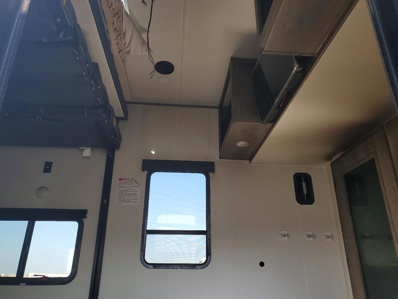 2023 Alliance Valor VIN 7M5FV4535PA007497 COPART salvage auction — Burn, Salvage Title, sold $10,100 on 2026-02-16 (photo 5)