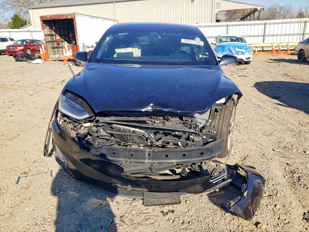 2017 Tesla Model x VIN 5YJXCAE2XHF077364 COPART salvage auction — Front End, VA - CERTIFICATE OF TITLE, sold $5,500 on 2026-01-23 (photo 5)