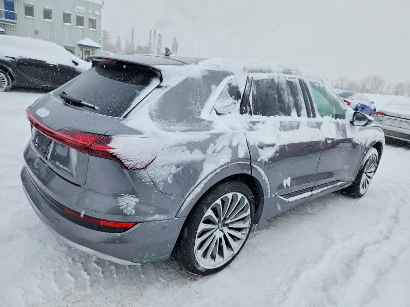 2019 Audi E-tron VIN WA1VAAGE0KB008742 COPART salvage auction — SIDE, Qc - Gravement Accidente, sold $12,200 on 2026-08-25 (photo 3)