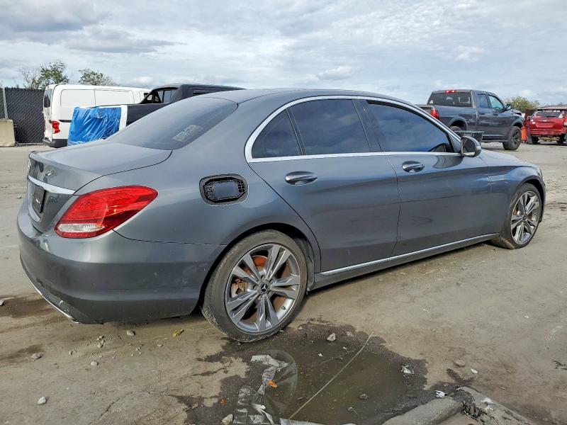 2018 Mercedes-benz C class VIN 55SWF4JB2JU247103 COPART salvage auction — MINOR DENT/SCRATCHES, Fl - Certificate Of Title, sold $7,400 on 2026-07-09 (photo 3)