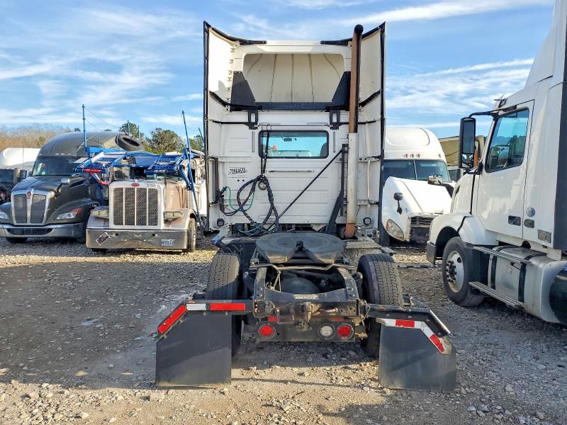 2017 Volvo Vn VIN 4V4N39TG9HN987968 COPART salvage auction — NORMAL WEAR, IN - CERTIFICATE OF TITLE, sold $4,900 on 2026-08-25 (photo 9)