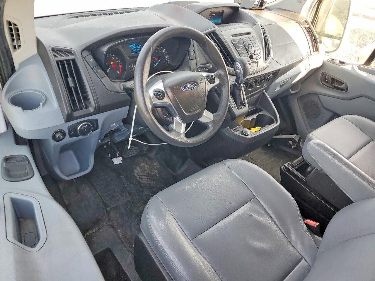 2018 Ford Transit VIN 1FTYE1YM1JKB01958 COPART salvage auction — Frame Damage, OR - SALVAGE TITLE CERTIFICATE, sold $1,200 on 2026-07-01 (photo 8)