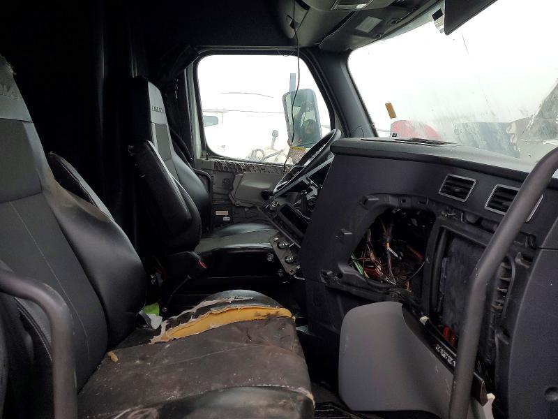 2020 Freightliner Cascadia 126 VIN 3AKJHHDR1LSLL9001 COPART salvage auction — FRONT END, OH - DIS/DLR/EXP ONLY CLEAN TITLE, sold $2,450 on 2026-07-07 (photo 5)