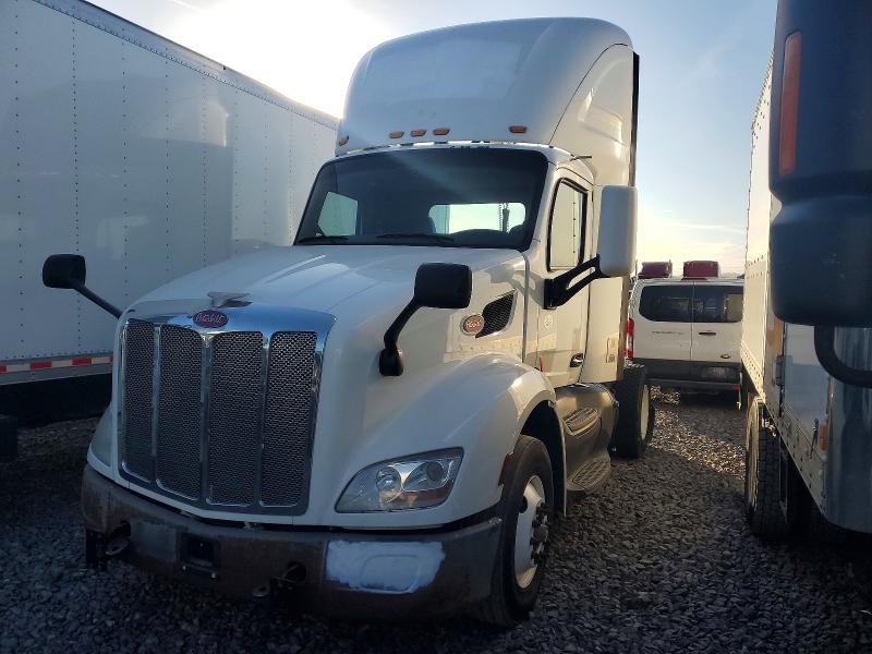2017 Peterbilt All models VIN 1XPBA48X5HD429006 COPART salvage auction — NORMAL WEAR, IN - CERTIFICATE OF TITLE, sold $5,500 on 2026-09-17 (photo 2)