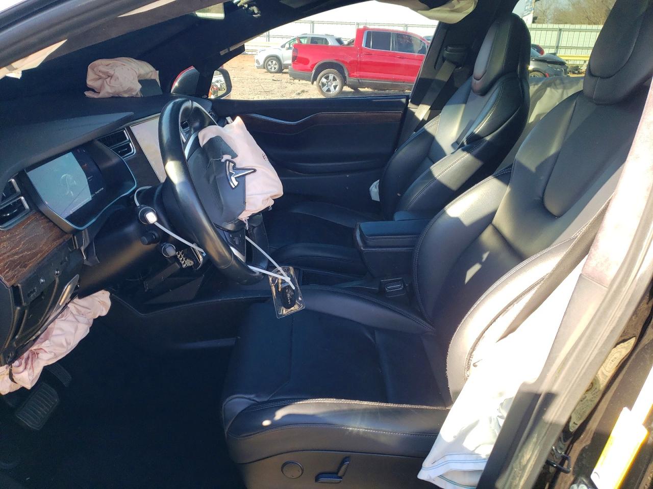 2017 Tesla Model x VIN 5YJXCAE2XHF077364 COPART salvage auction — Front End, VA - CERTIFICATE OF TITLE, sold $5,500 on 2026-01-23 (photo 7)