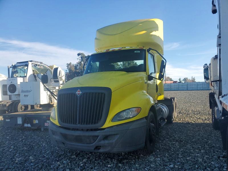 2018 International VIN 3HSDWTZR8JN347160 COPART salvage auction — MINOR DENT/SCRATCHES, Mi - Certificate Of Title, sold $2,400 on 2026-07-09 (photo 2)
