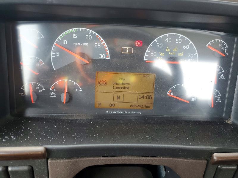 2018 Volvo VIN 4V4N39TGXJN892471 COPART salvage auction — NORMAL WEAR, In - Dealer Only Clean Title, sold $10,000 on 2026-07-10 (photo 8)